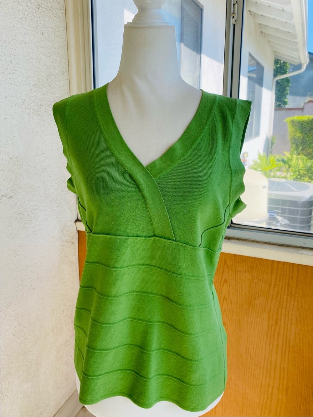 Cable and Gauge Lime Green Sleeveless Knit Surplice Sweater Shell Top Size L